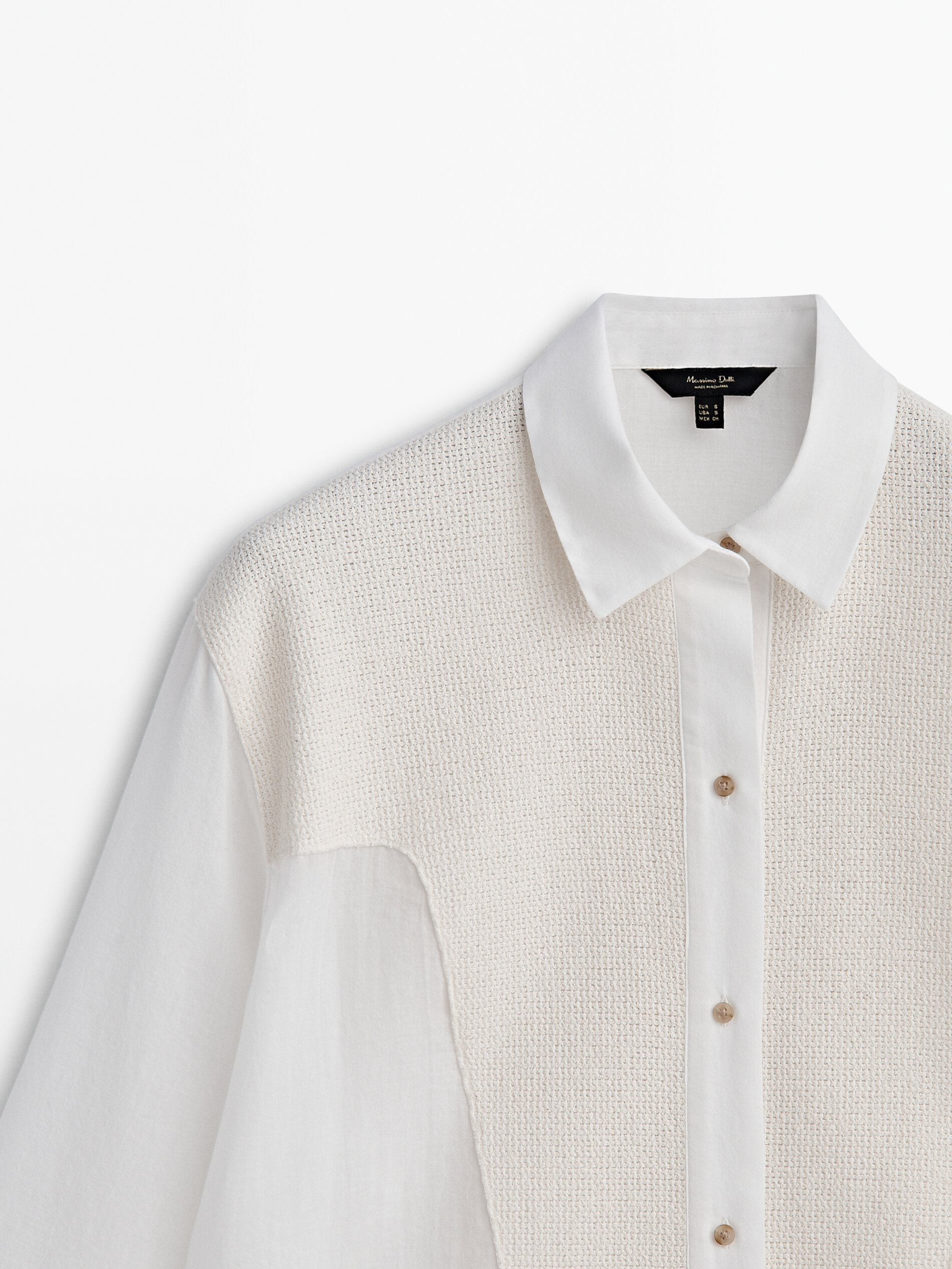 Camisa semitransparente com detalhe em cauda de peixe - BRANCA