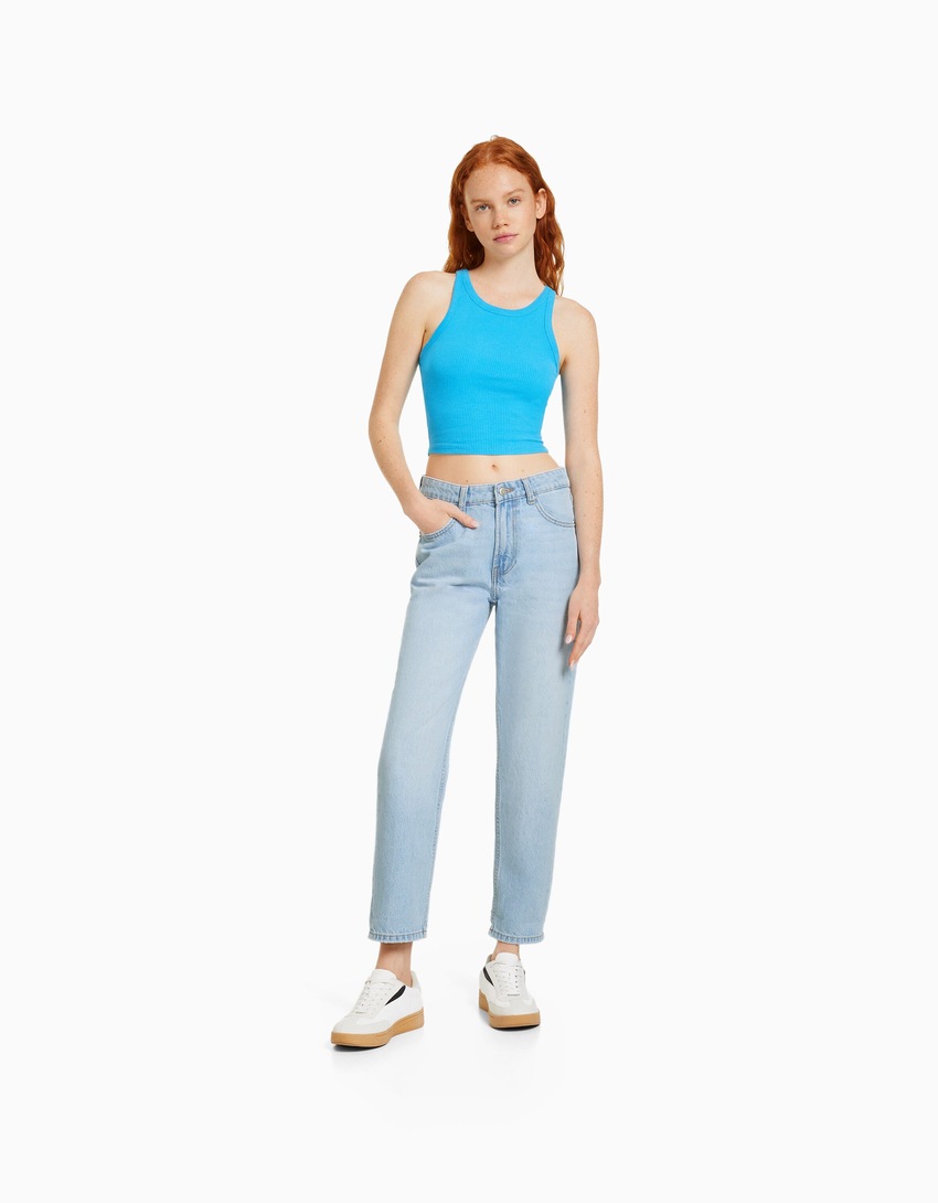 calça jeans de mãe
