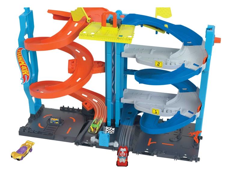 City Race Tower of Action Figure 8-jump