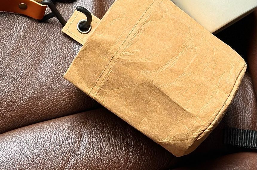 Intimo - Set: Kraftpapier organizer + kunstleren autoventilatiehaak