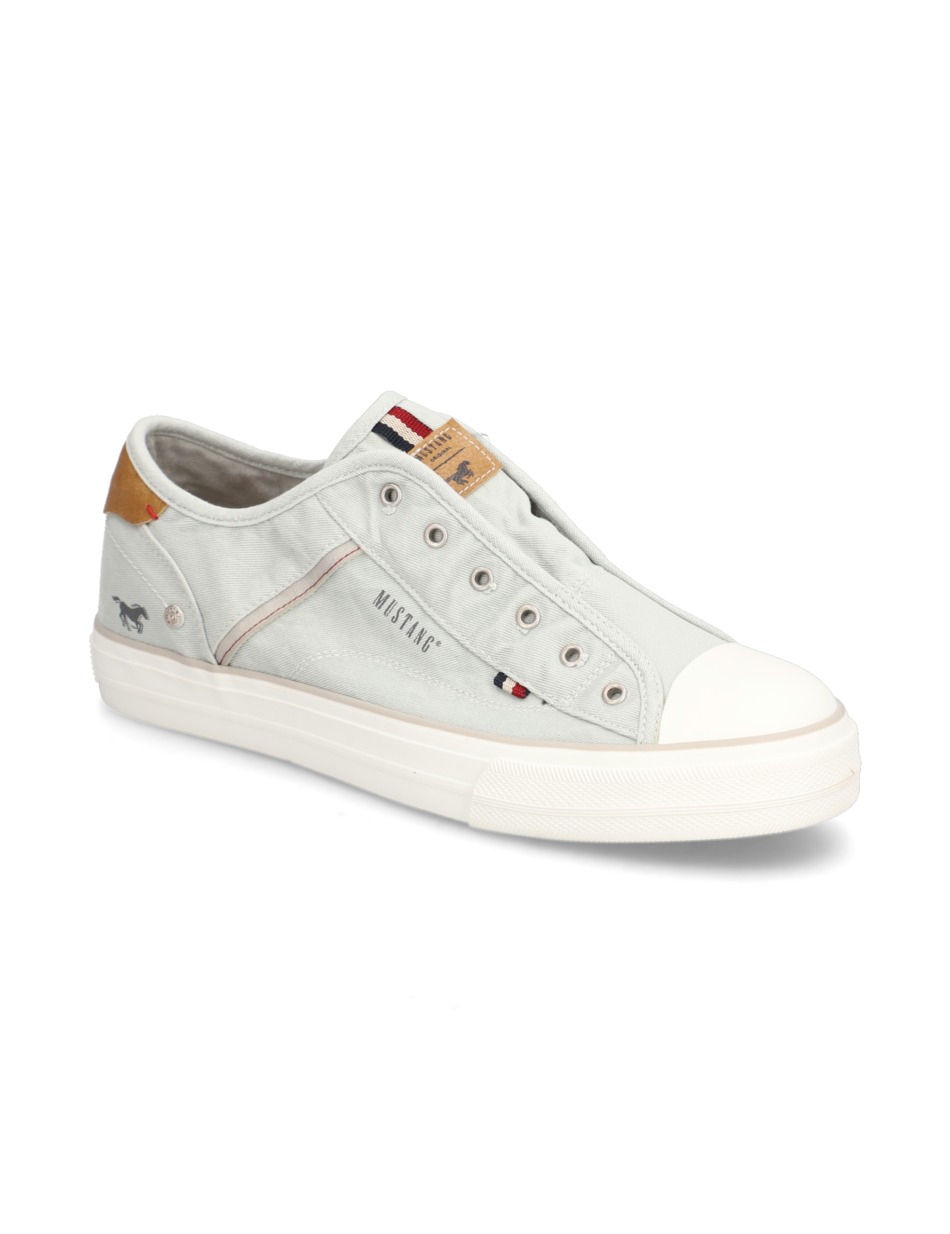 Canvas Sneaker