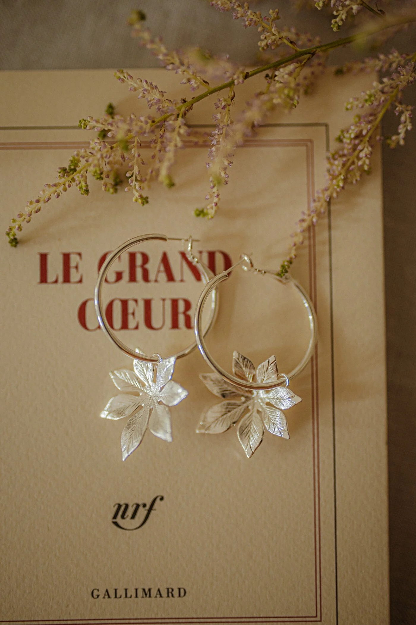 CHLORIS - Petites boucles d'oreilles créoles fleurs plaqué argent | Argent