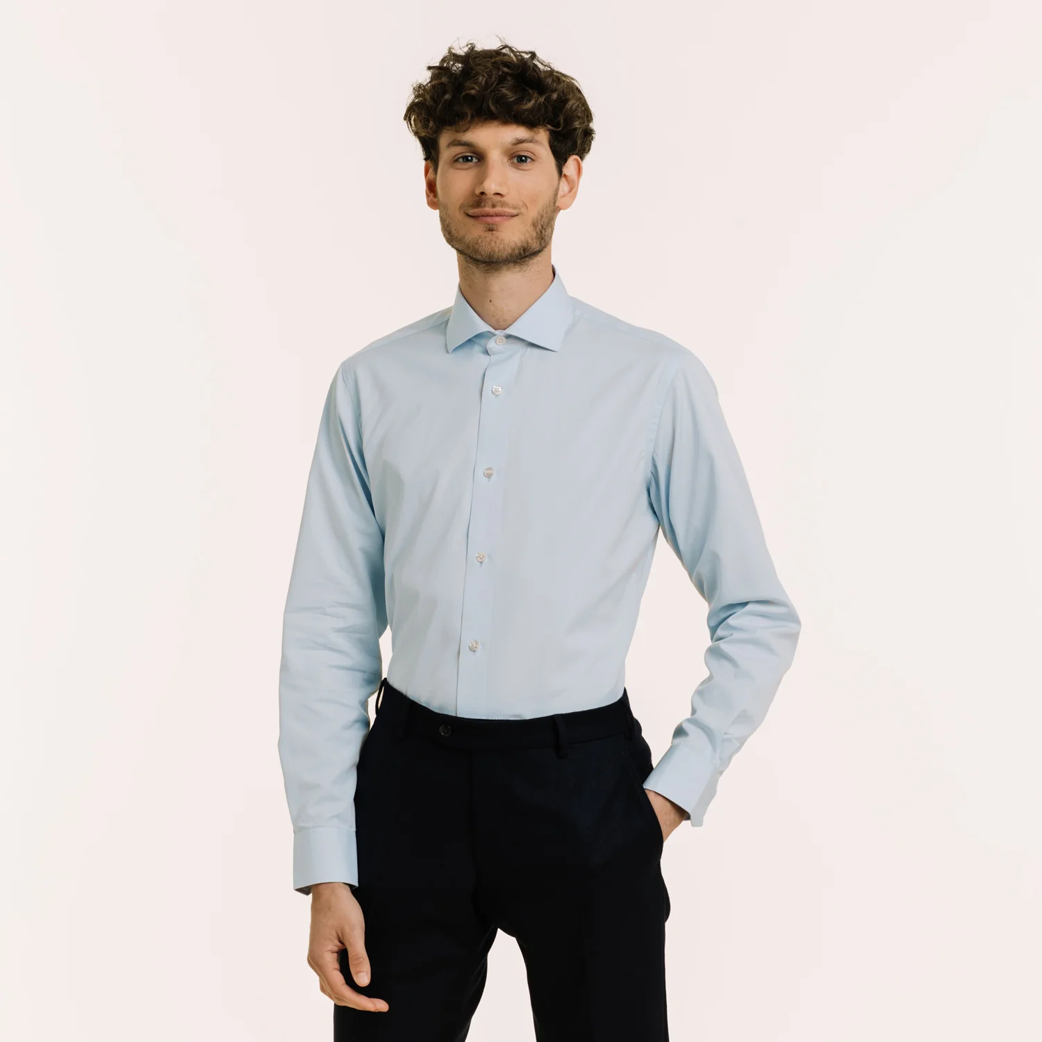 Fitted shirt in sky blue double-twisted poplin