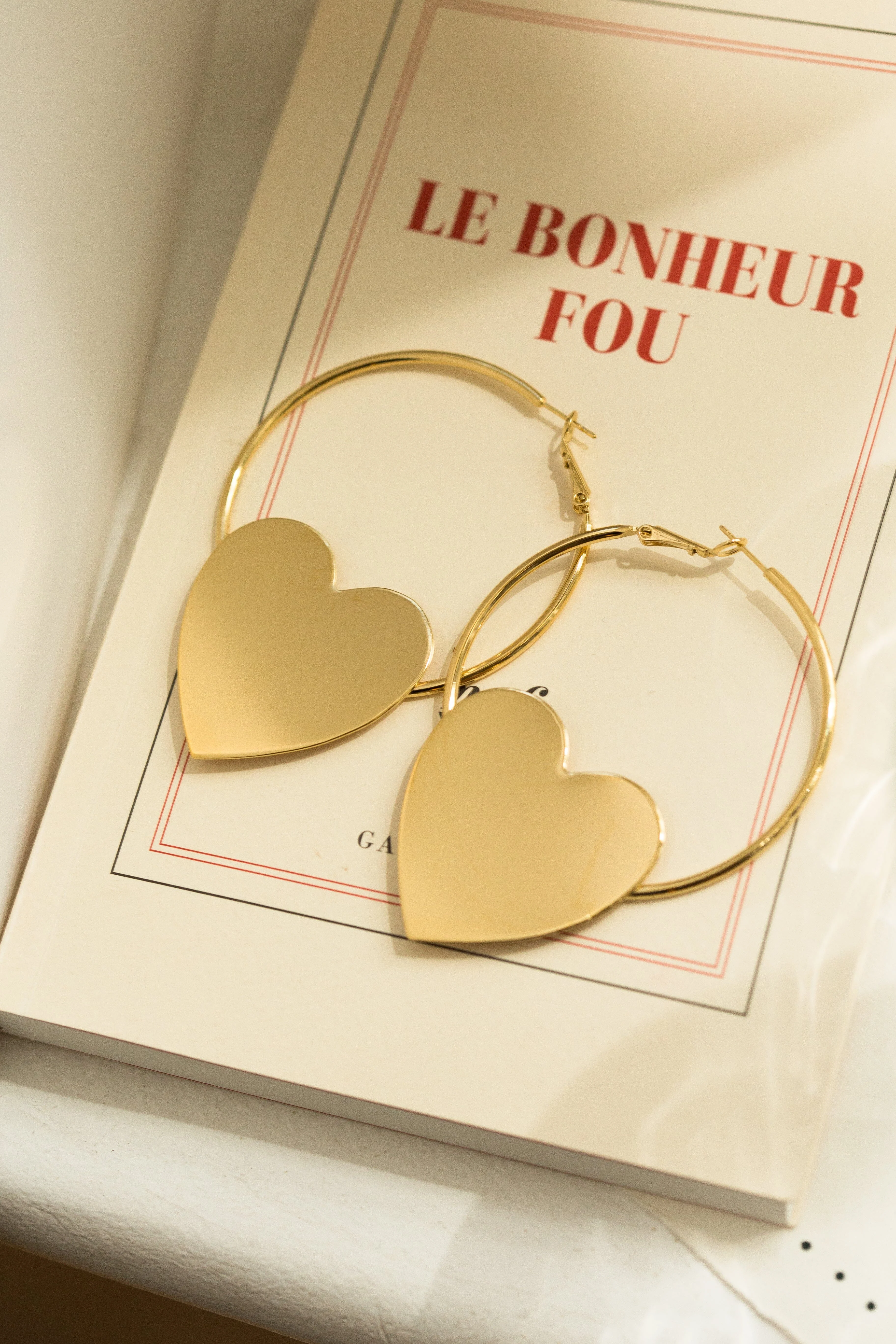 APHRODITE - Boucles d'oreilles créoles coeurs doré à l'or fin | Doré