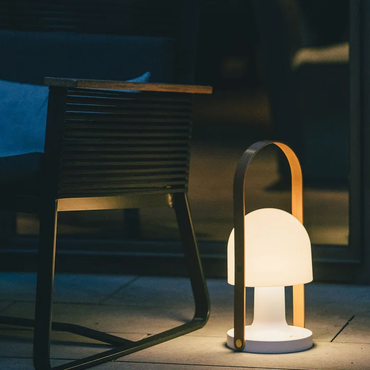 marset - FollowMe Plus Outdoor Akku LED Tischleuchte, Eiche / weiss