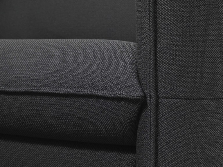Vitra Mariposa Club fauteuil Credo 08 zwart
