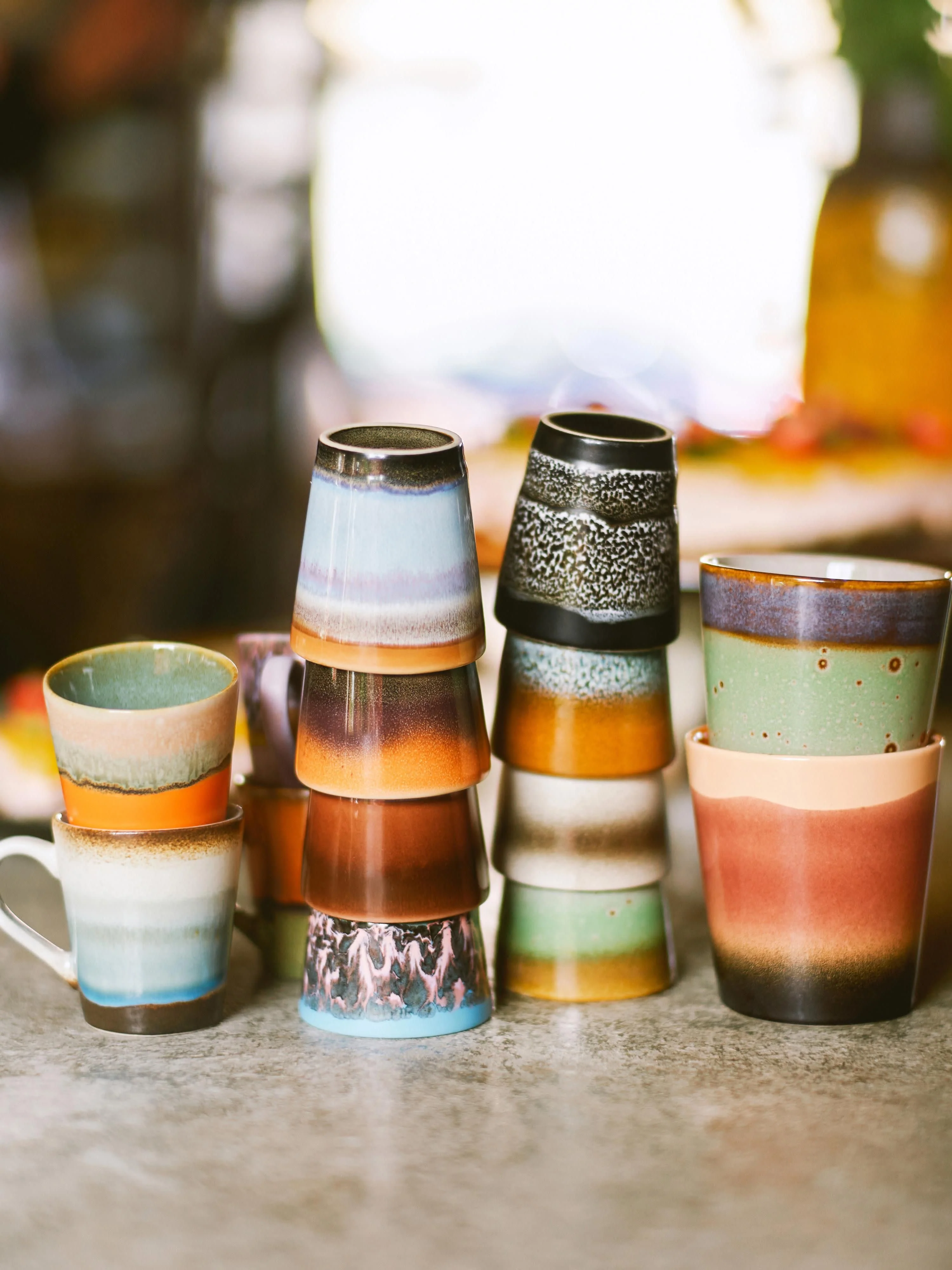 Handbeschilderde espressokopje 70's met reactief glazuur, 4-delig