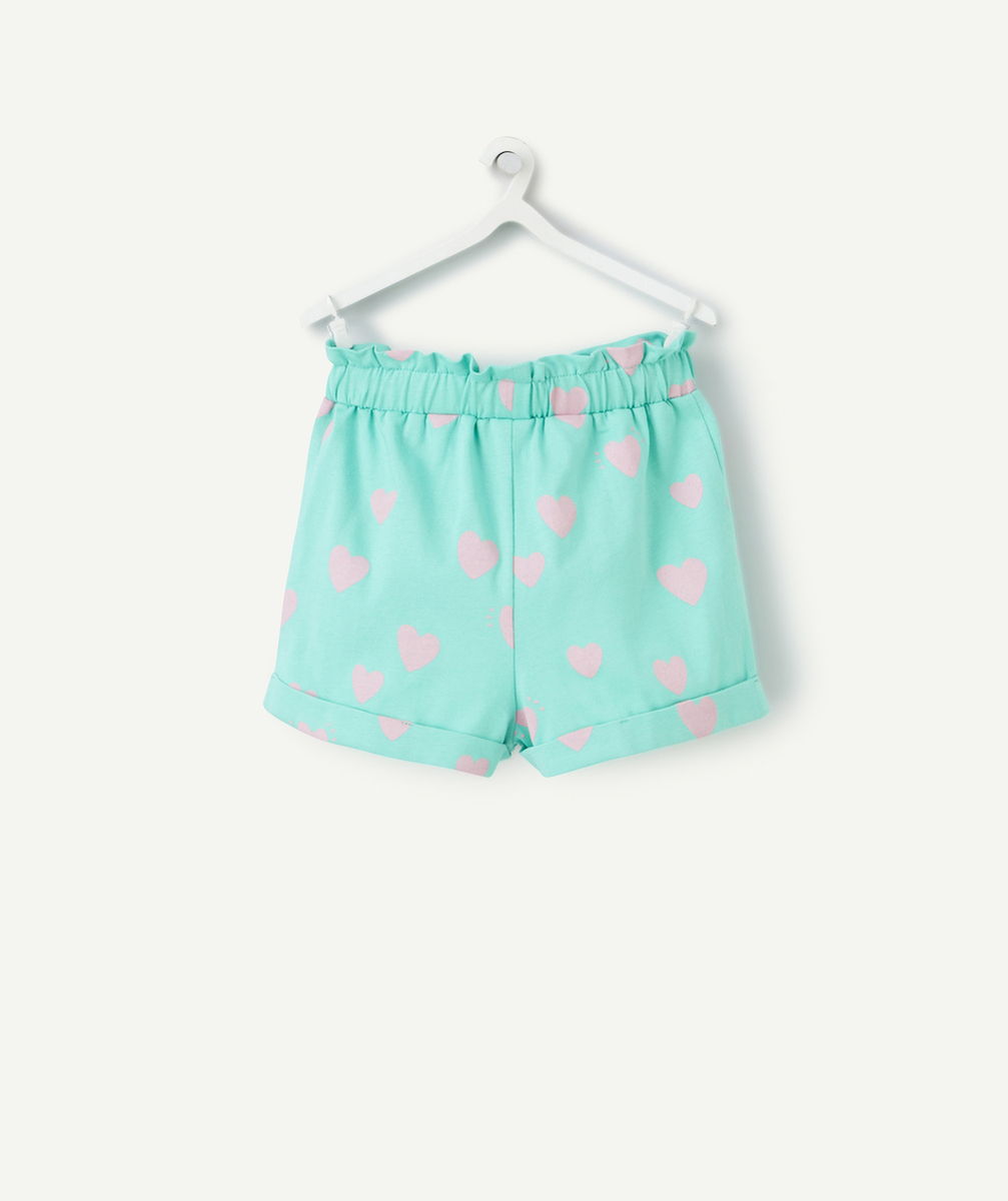 short bébé fille en coton biologique vert et imprimé avec coeurs roses