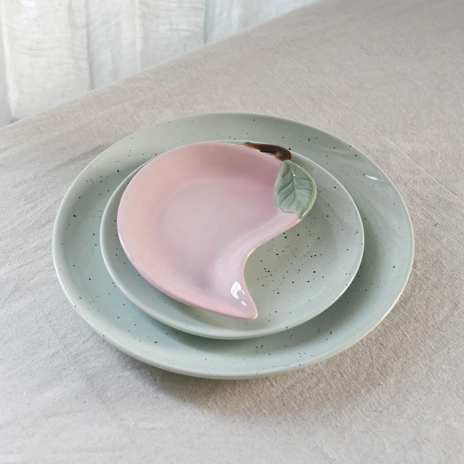 Bahne Interior  Aubergine tallerken, lilla - L17 cm.