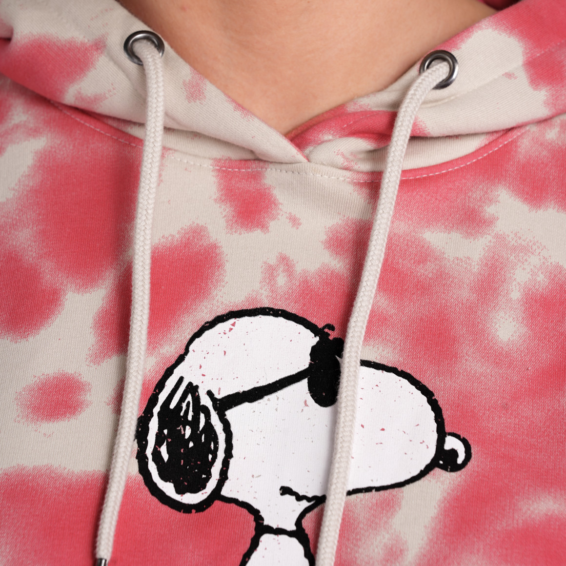Jonas Nielsen Peanuts Hoodie im Tie Dye Look pink / hellbeige