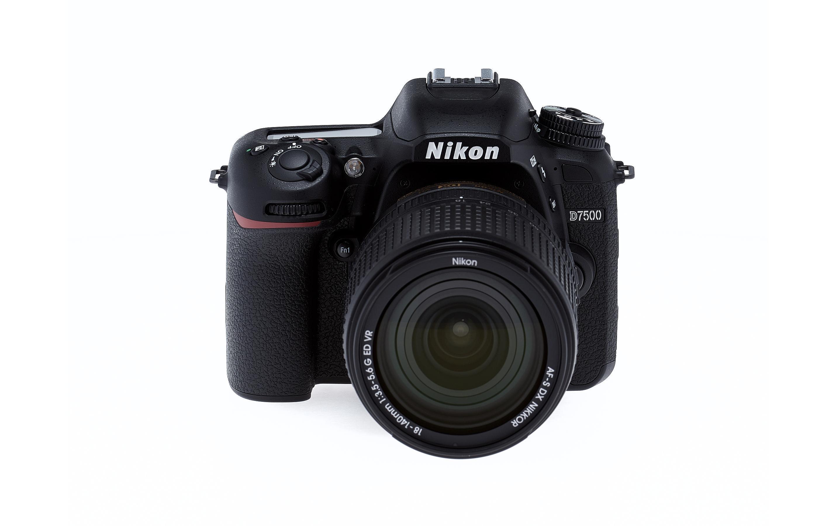 Fotokamera D7500 Kit 18-140<br>APS-C-Spiegelreflexkamera