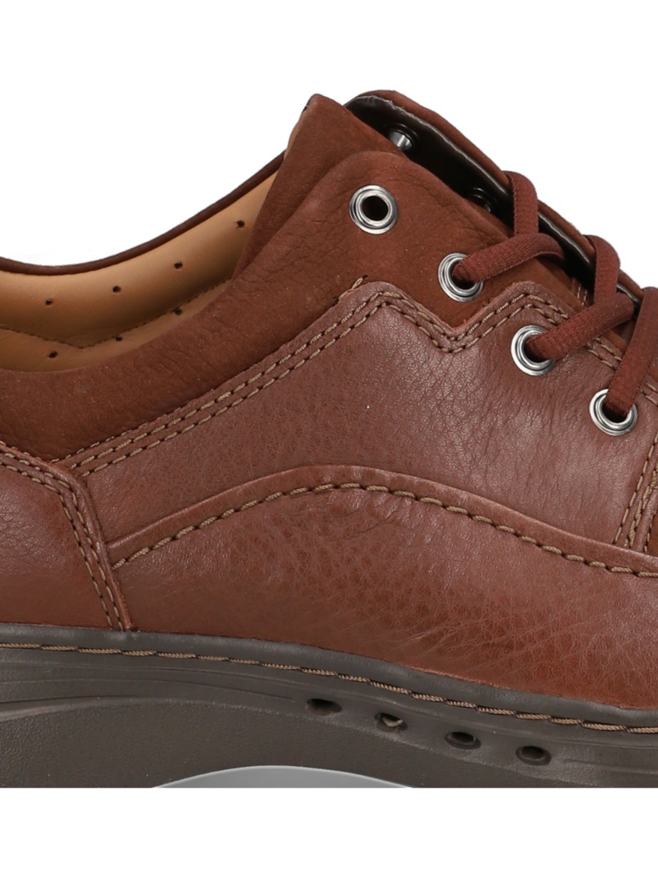 UN BRAWLEY LACE