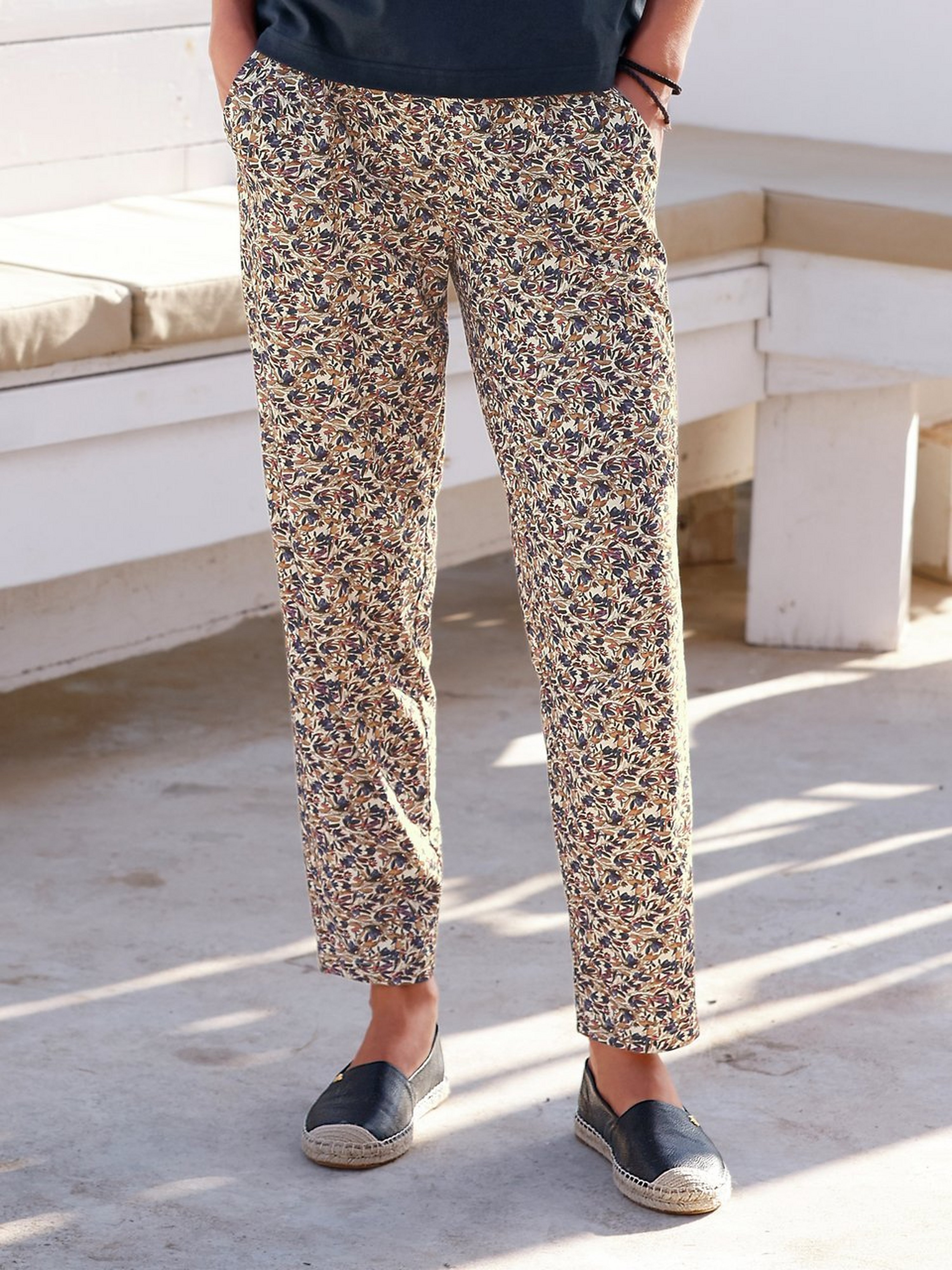 Knöchellange Bundfalten-Hose