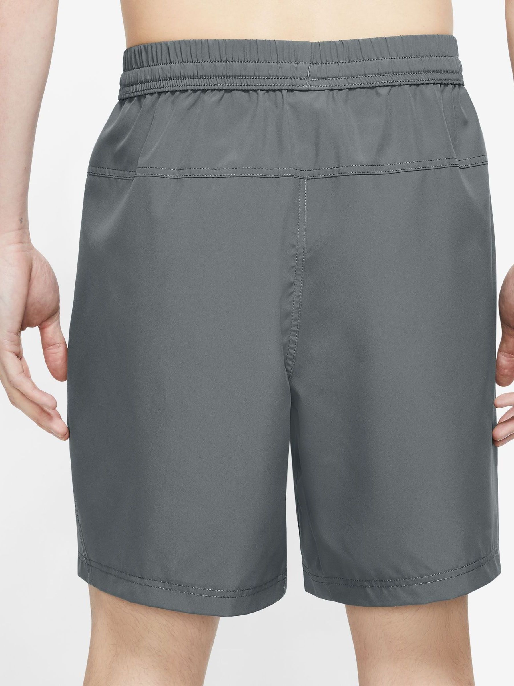 Grijs - Nike Dri-FIT Form 7 Inch niet-gevoerde trainingsshorts