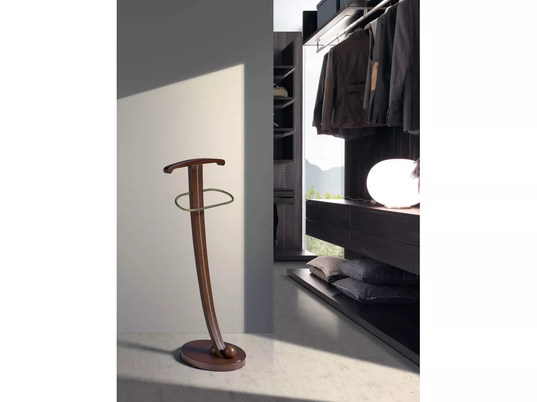 Valet de nuit - H115cm x L41cm x P33cm - hêtre massif noyer - Luxor