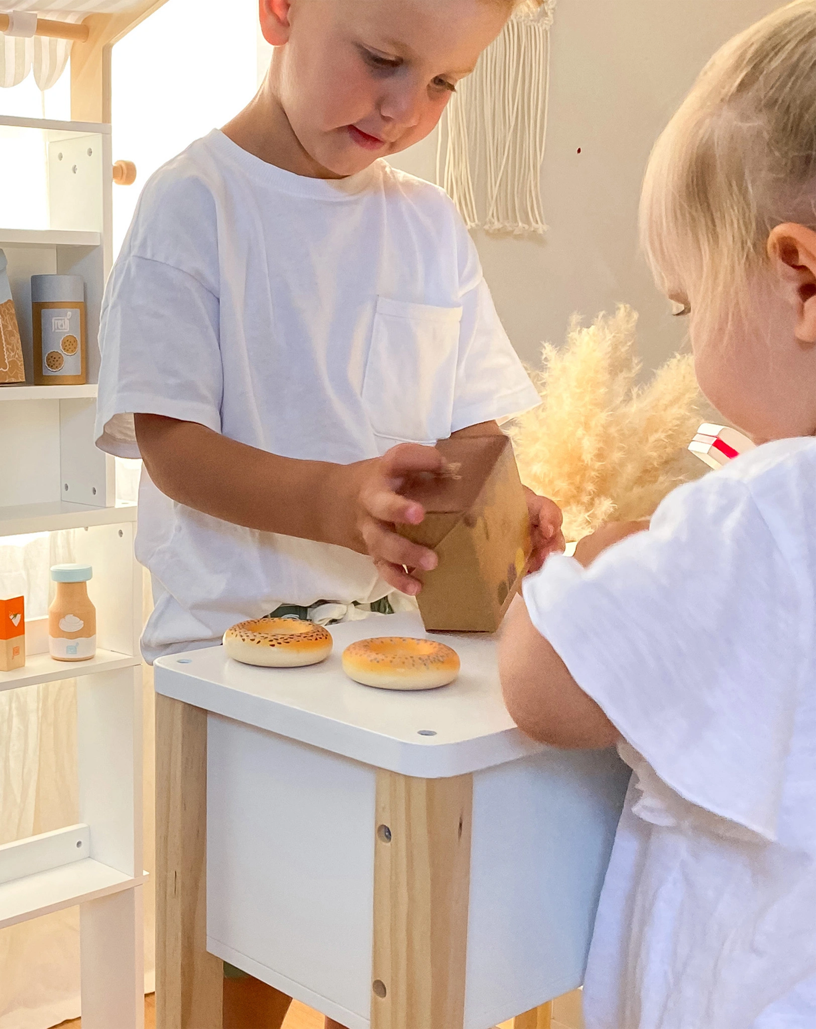 Kaufladen-Zubehör FRESH - TIERKEKSE aus Holz 8-teilig
