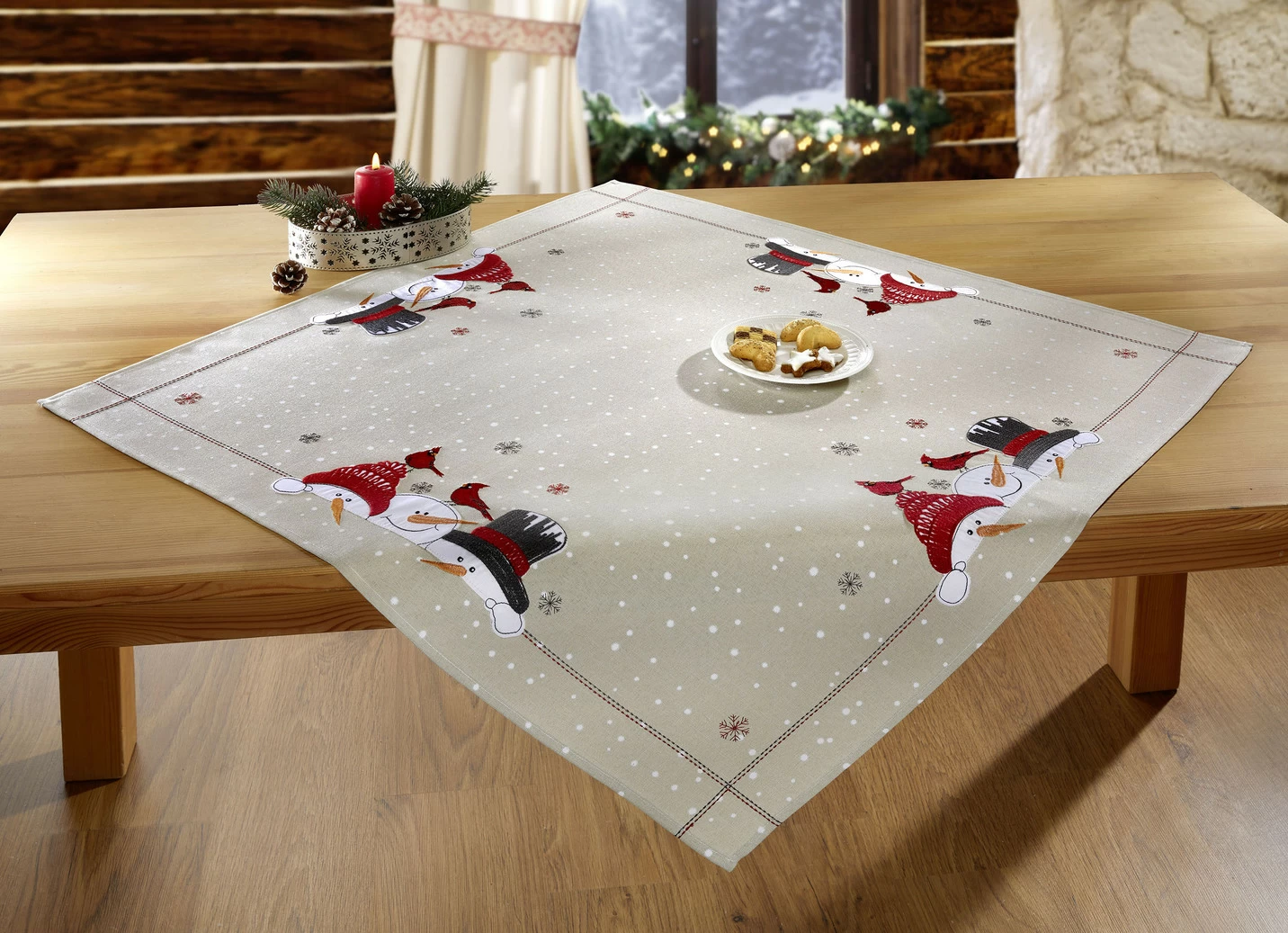 Zauberhafte Tisch- und Raumdekoration mit Schneemann-Motiven