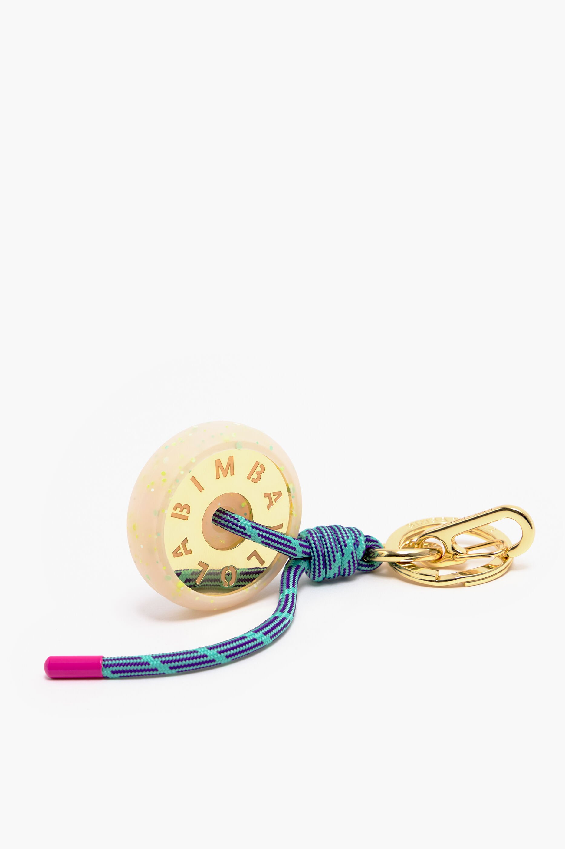 Chaveiro de silicone com logotipo dourado