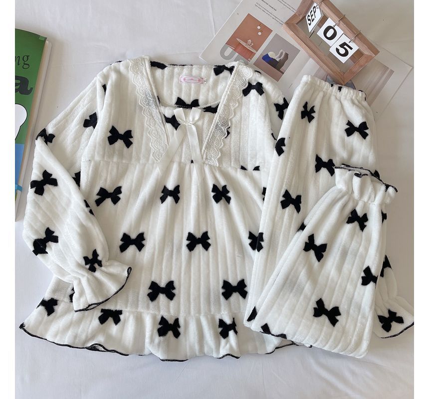 Dazzli - Pyjamatop met lange mouwen / Broek / BH-inzetstuk / Set