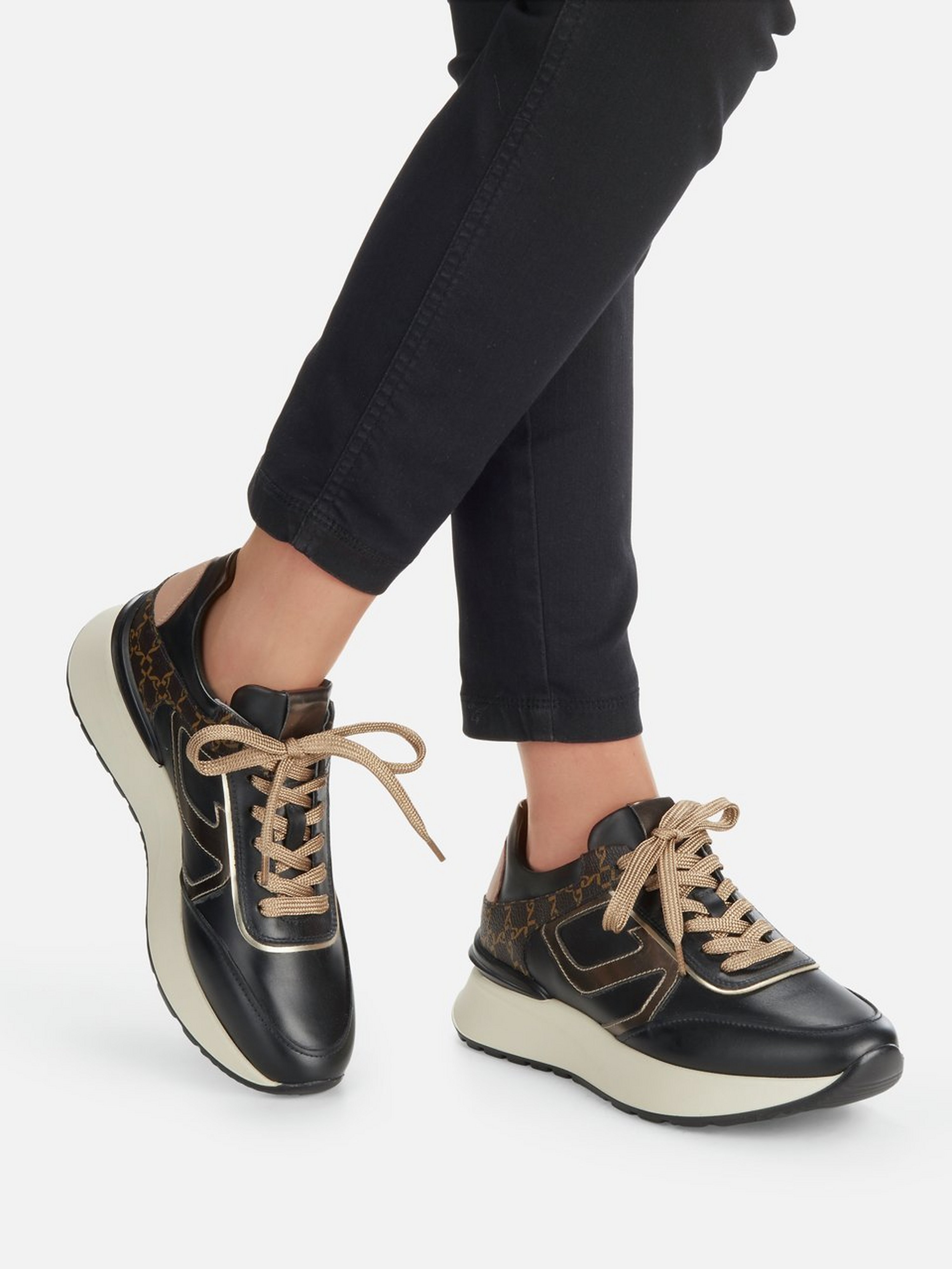 Sneaker