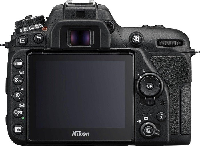 Nikon D7500