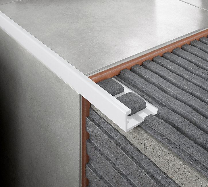 Profilé de carrelage intérieur Diall droit PVC blanc lisse L.2,5m x l.2,28cm x ep.10mm