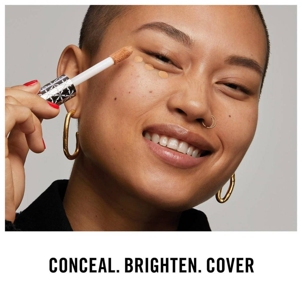 ReviewLasting Finish Multi-Tasker concealer - 020 Fair