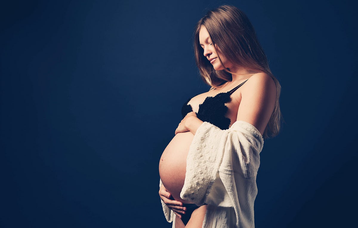Babybauch-Fotoshooting in München als Geschenk