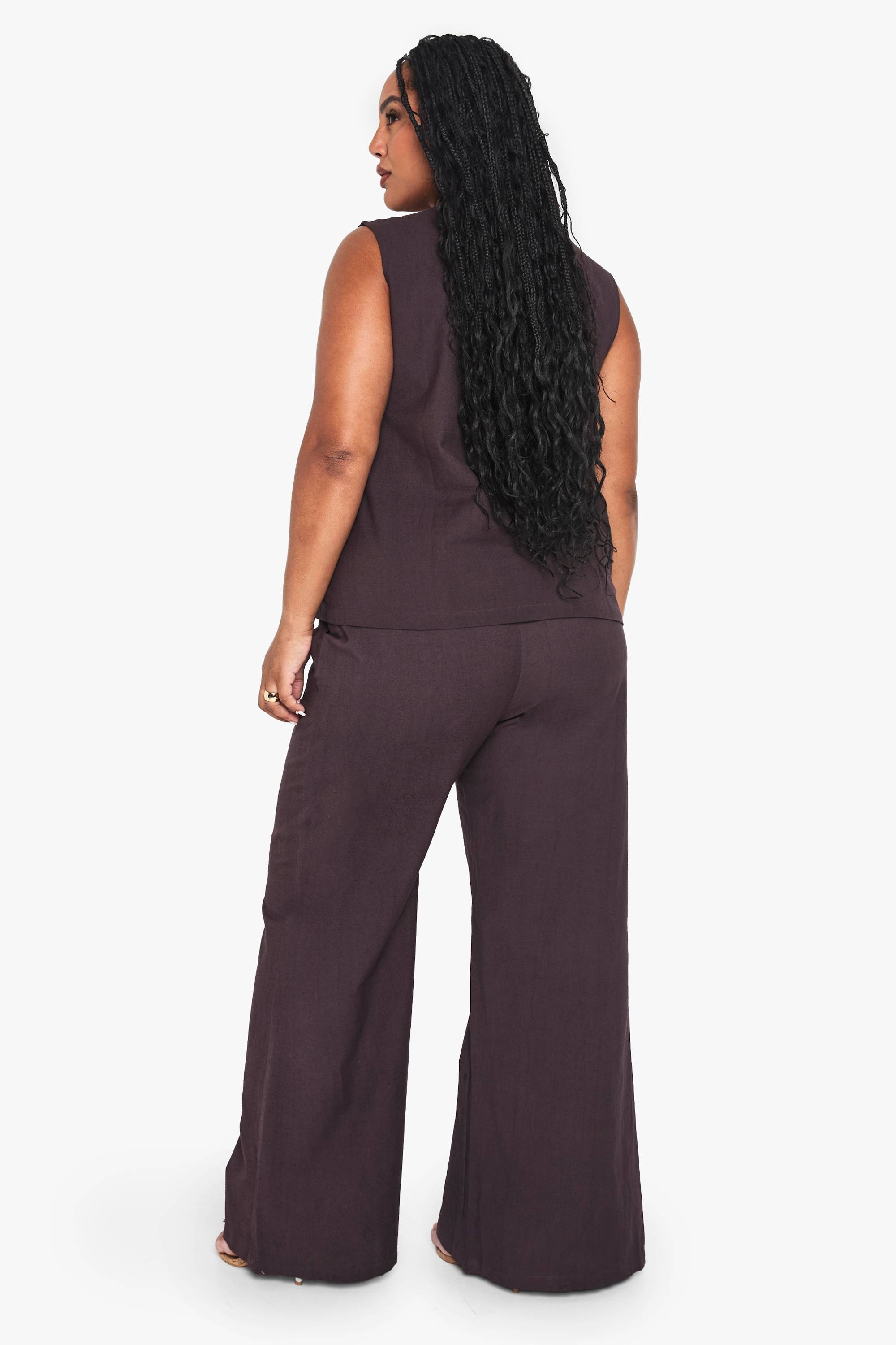 boohoo Ensemble coordonné grande taille : Haut sans manches à col haut et pantalon ample avec cordon de serrage