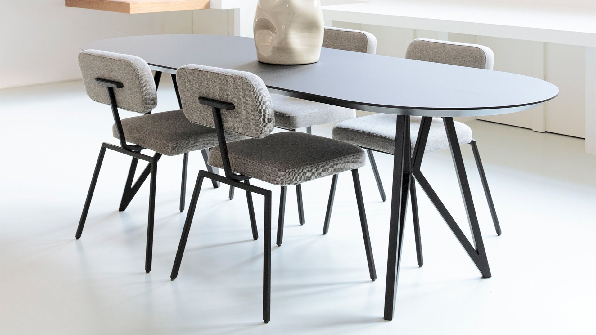 Studio HENK   Butterfly Plat Ovaal Eettafel