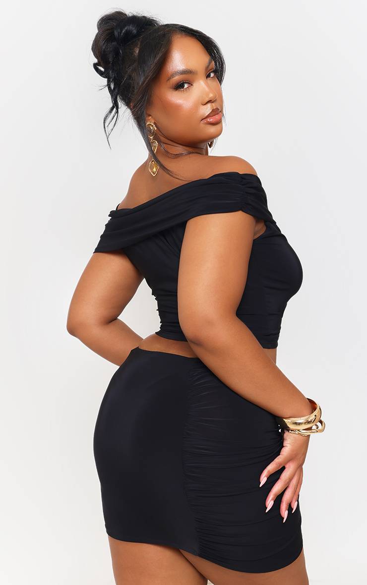Noir Haut Bardot Grande Taille En Tissu Slinky Avec Détails De Finition Dorés