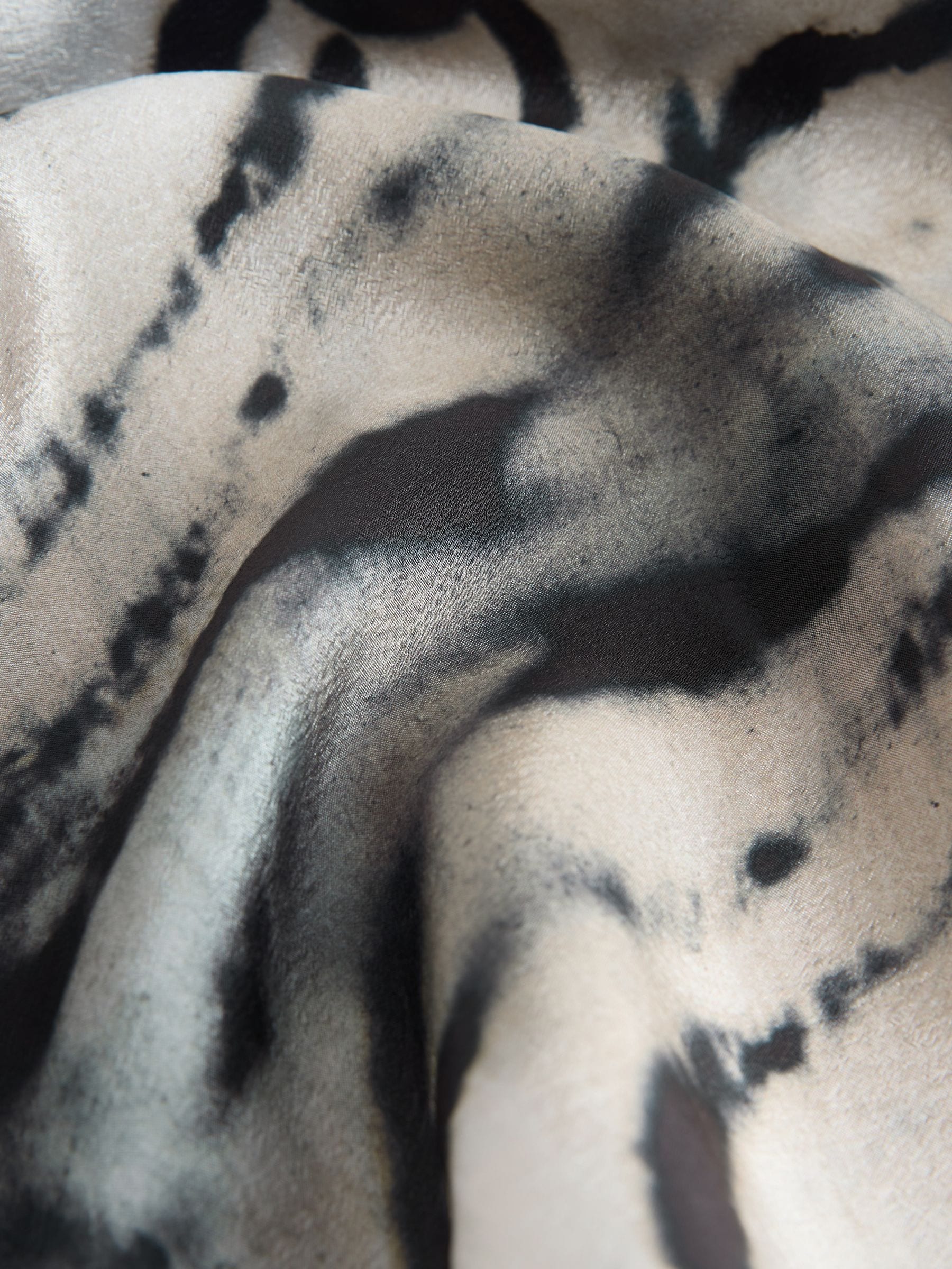 White/Black Zebra Print - Blouse met volumineuze lange mouwen