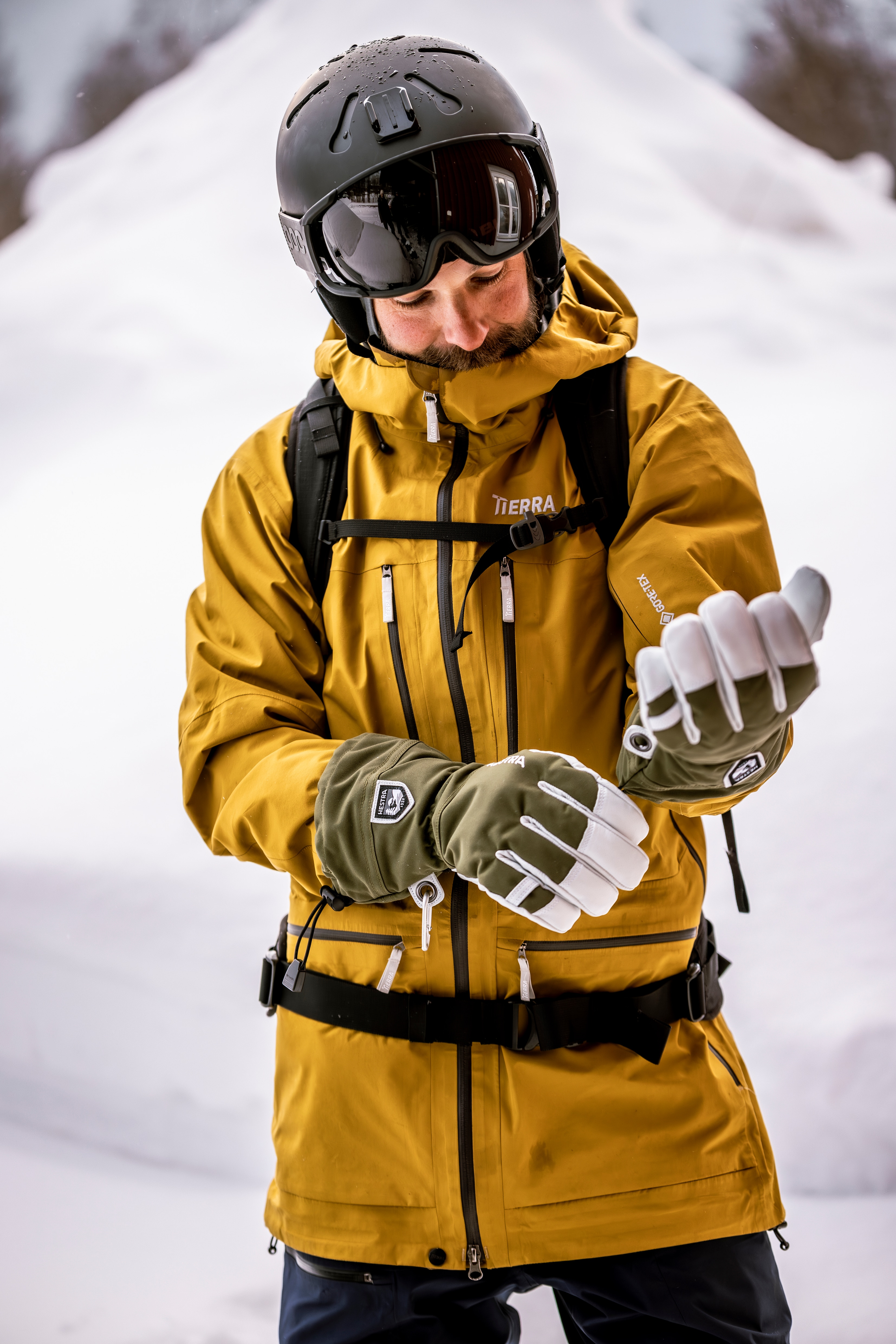 Hestra Army Leather Heli Ski 5 Finger<br>Supervarm med en rekke smarte funksjoner!