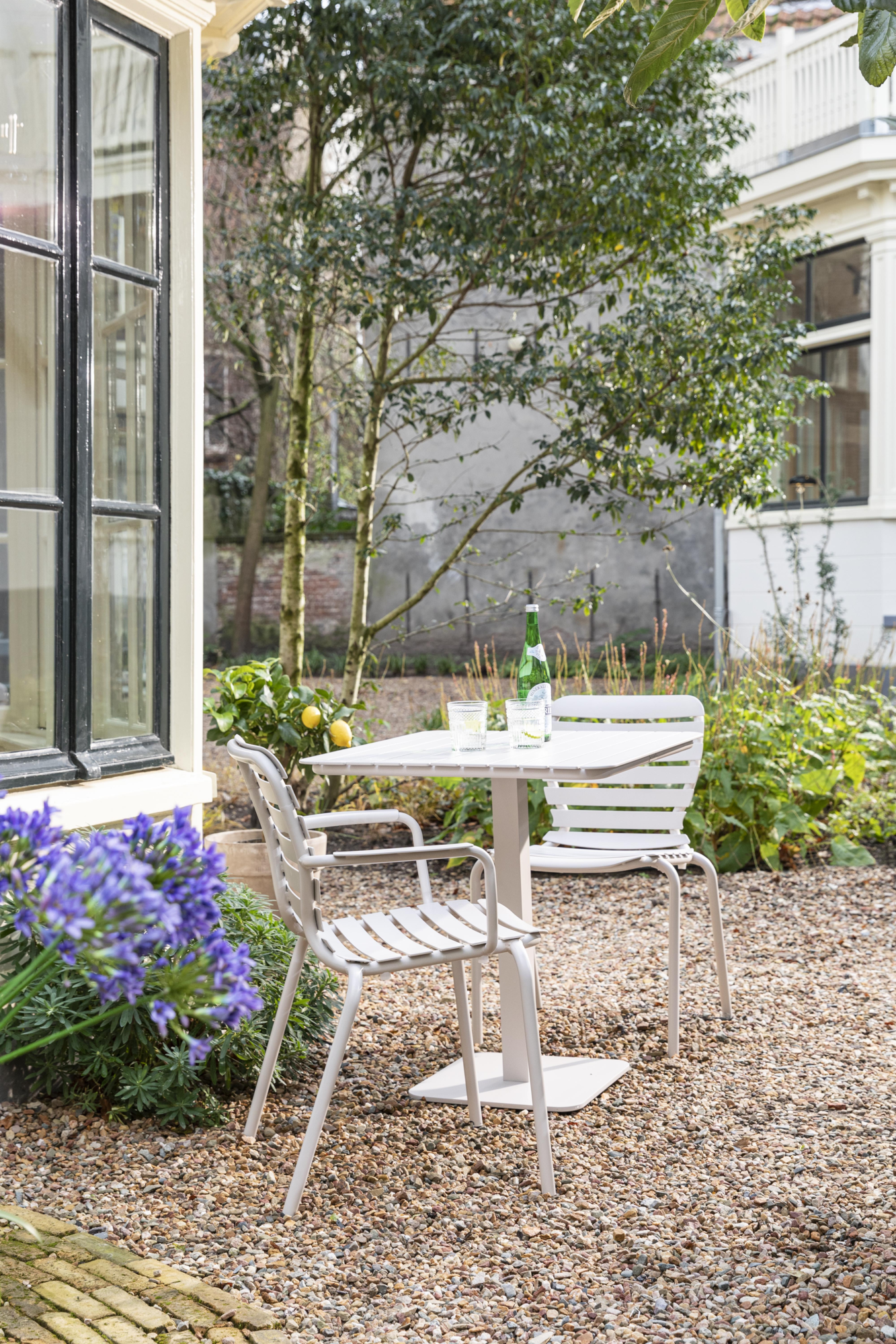Zuiver garden bistro tafel Vondel Zuiver Vondel Garden bistro tafel beige