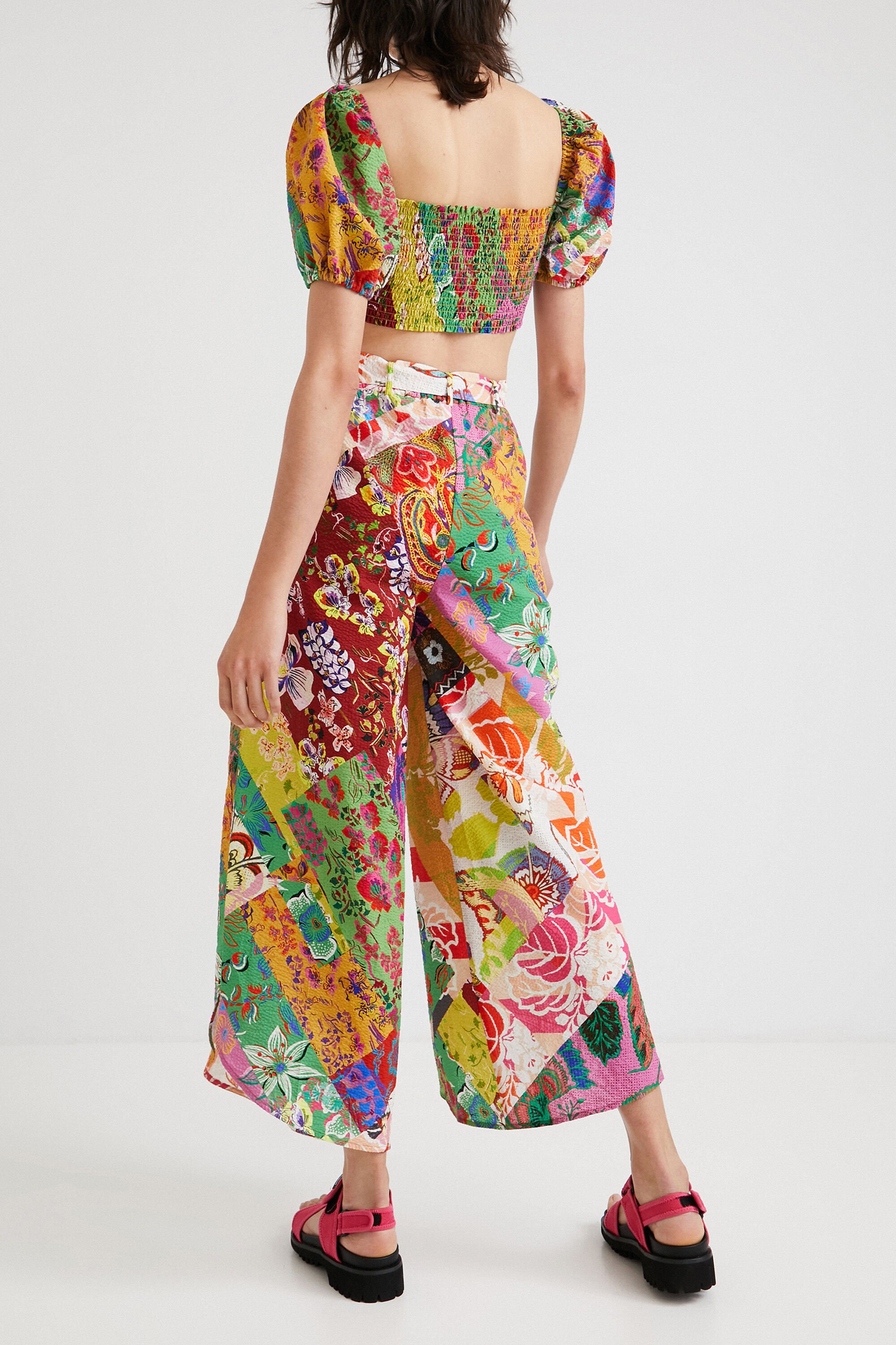 Pantalon ouvertures ethnique M. Christian Lacroix