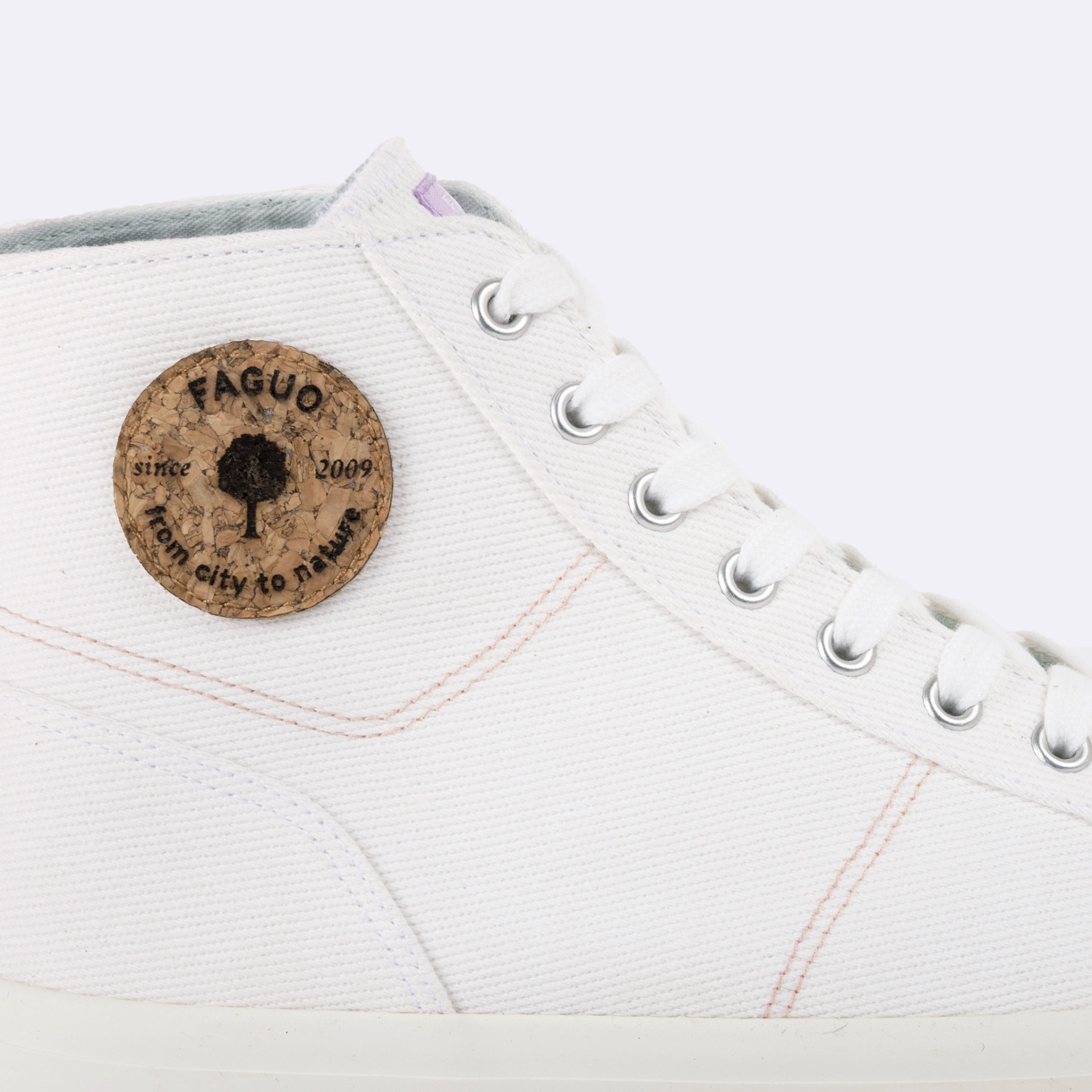 Tennis blanches vegan coton recyclé et liège - modèle nutmeg