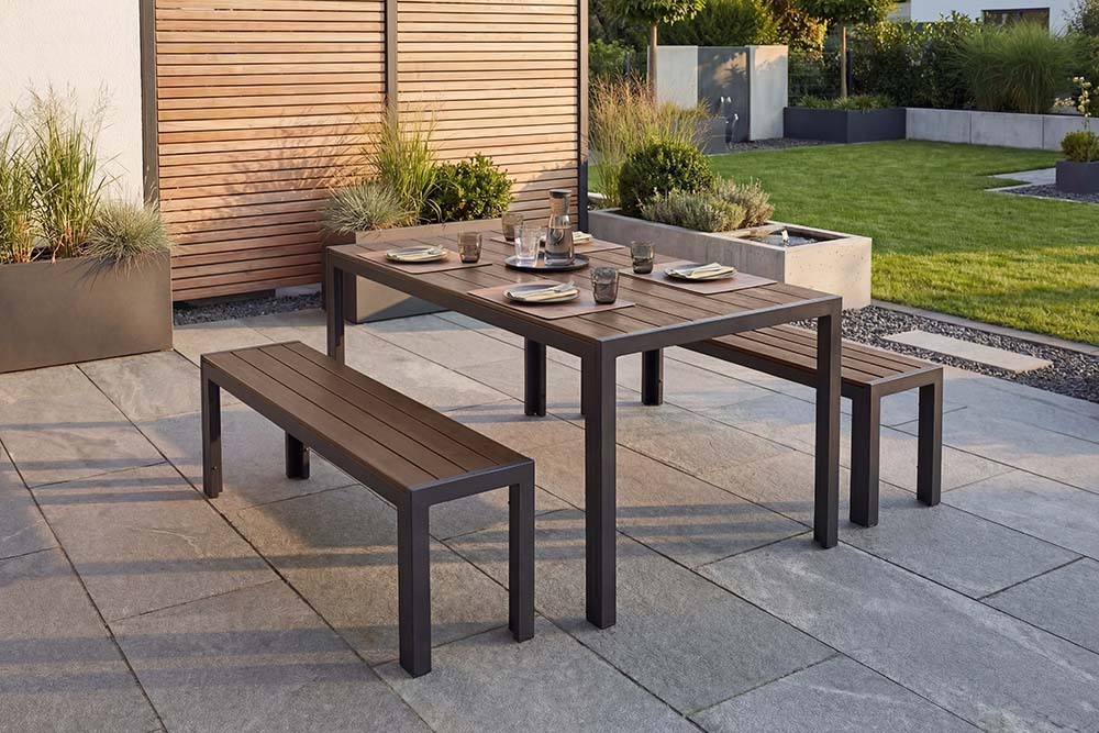 Moderne Gartenbank DESIGNO 130cm dunkelbraun schwarz Aluminium wetterfest Outdoor Sitzbank