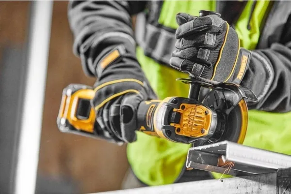 DEWALT 18V 125mm RPM REG. vinkelsliber uden batteri og oplader DCG409VSN