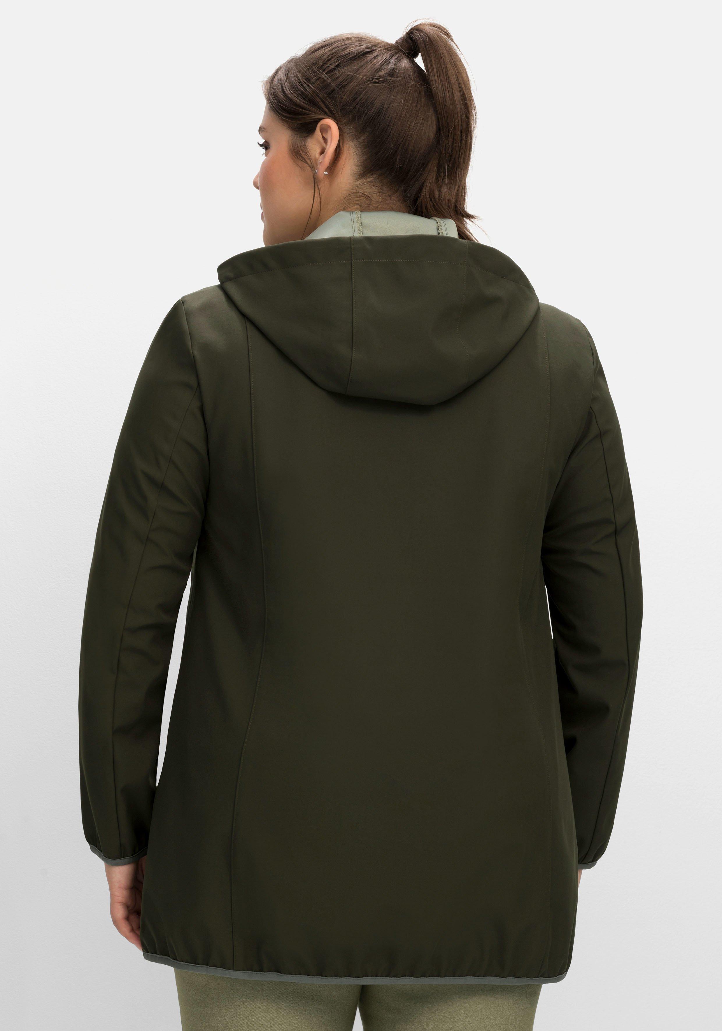 Softshelljacke mit Kapuze und Kontrastdetails