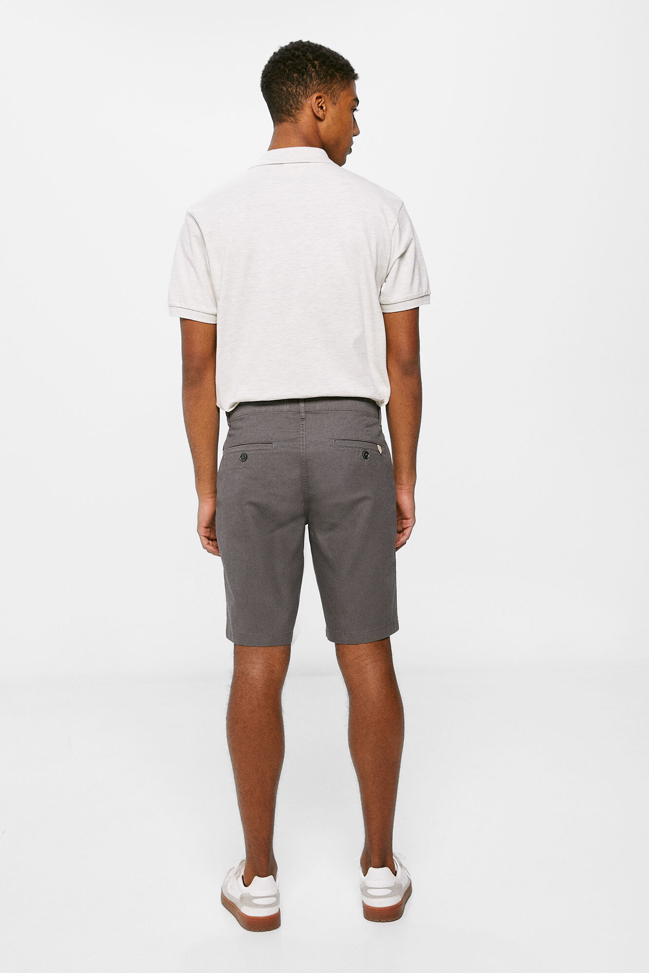 Bermuda estampada com microtextura - cinza escuro