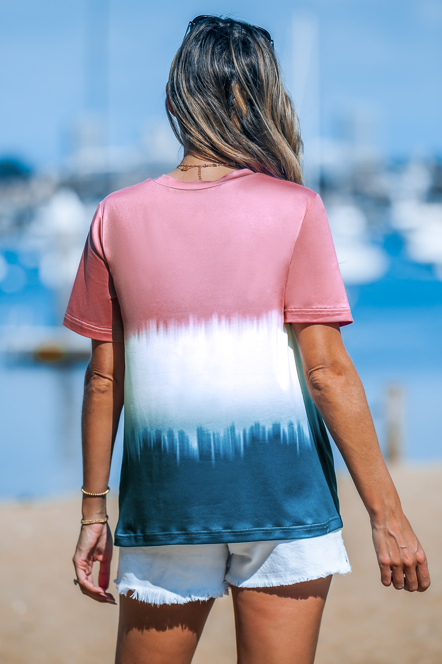 T-shirt avec ourlet torsadé à bloc de couleur tie dye