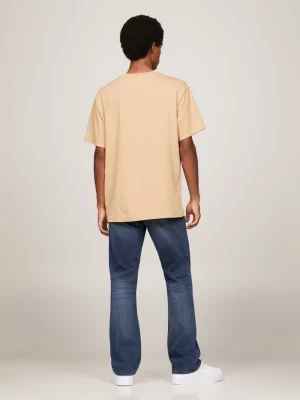 Camiseta com logo tonal e blocos de cores