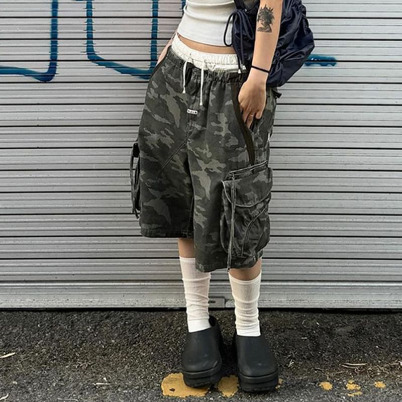 Honet - Camouflage Cargo Shorts met lage taille en wijde pijpen