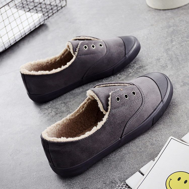 Solejoy - Instapsneakers met fleecevoering en ringetjes
