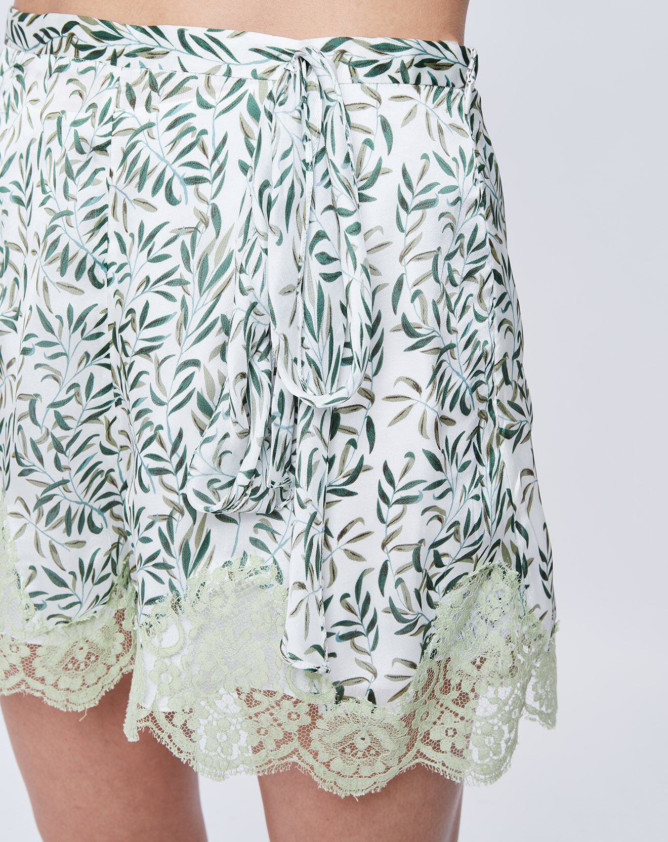 John Galliano Short en Soie imprimé
