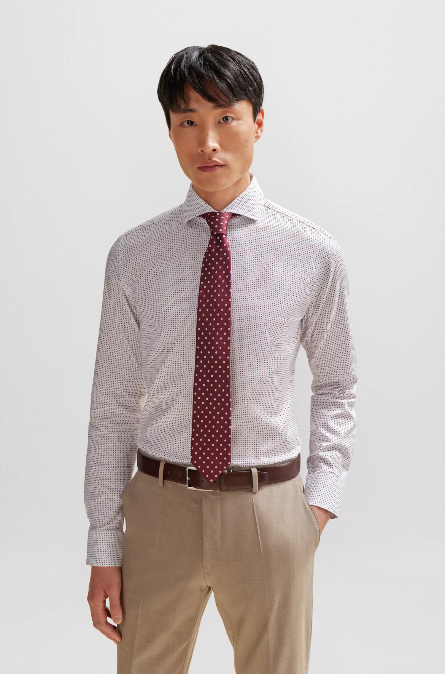 Gravata BOSS preta em jacquard de seda com microestampa.