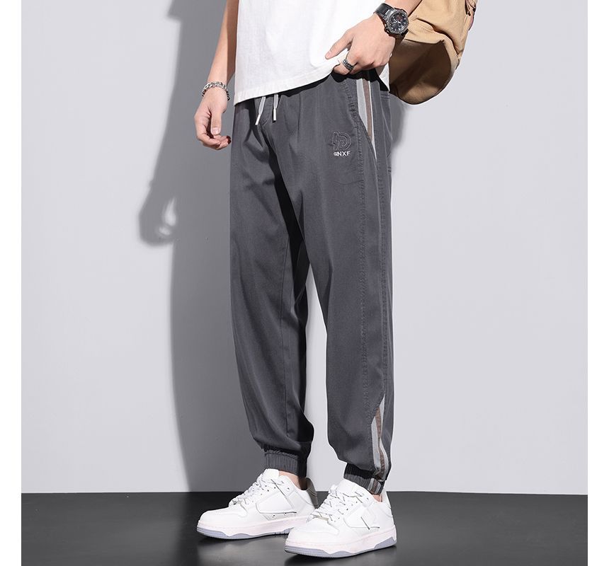 Ayuyel - Hoge taille joggingbroek met geborduurde letters