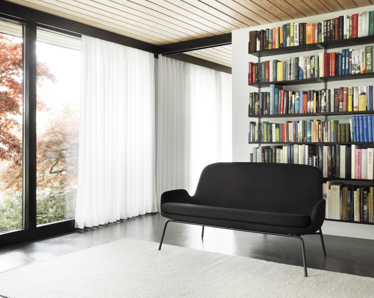 Normann Copenhagen Era Sofa bank met zwart stalen onderstel tango leather zwart