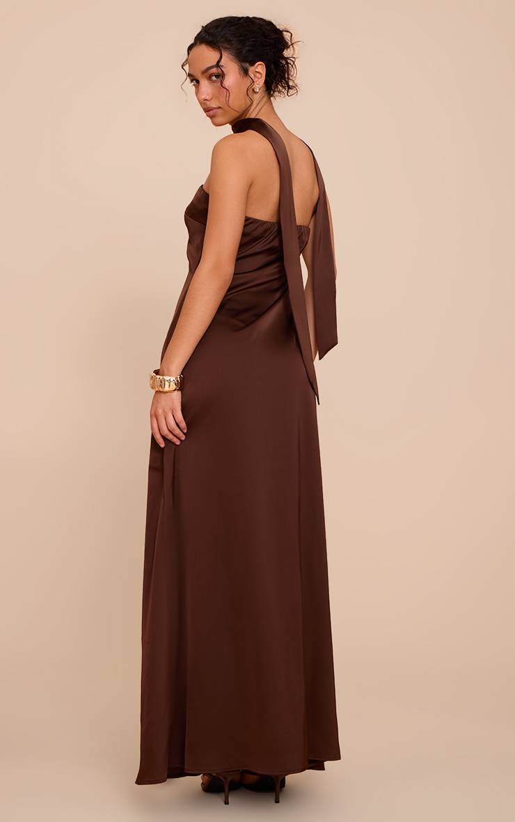Chocolat Robe Longue Bandeau En Satin Avec Détail Foulard