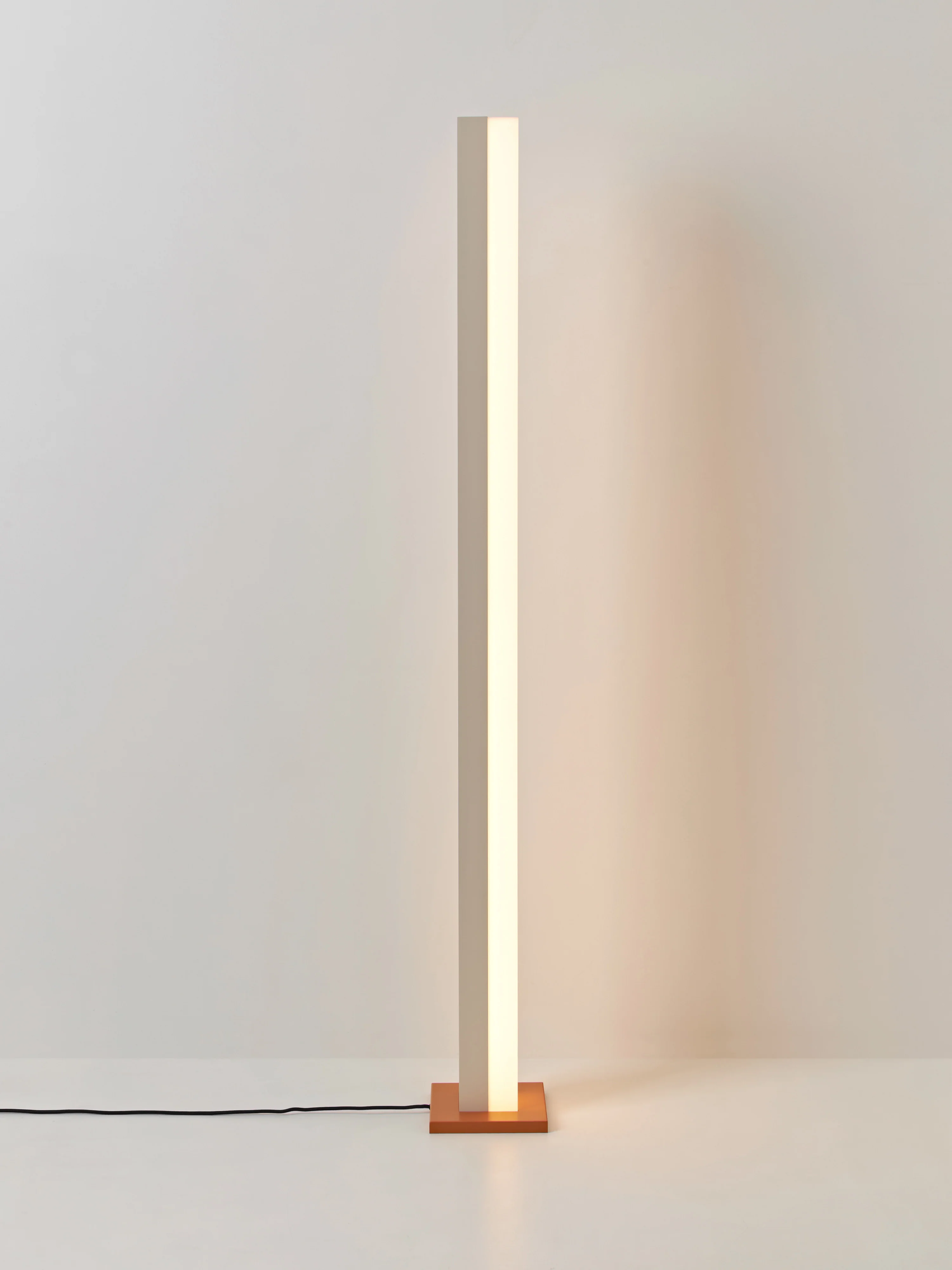 Dimbare LED vloerlamp Naika